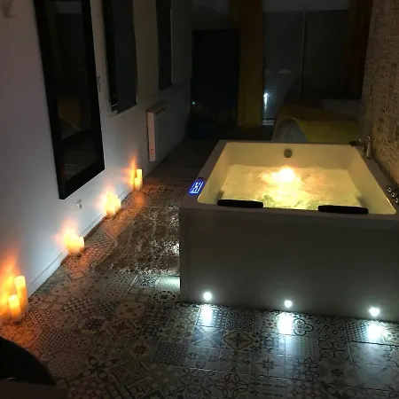 L Appar-t Du Grand Bois Jacuzzi *