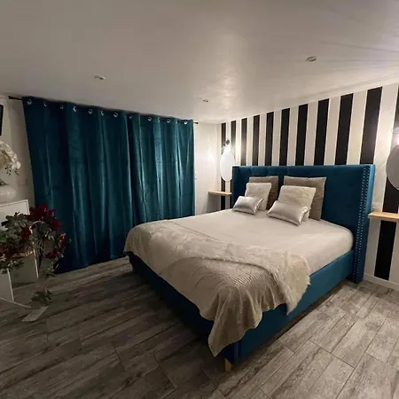 L Appar-t Du Grand Bois Jacuzzi Apartment Soucelles