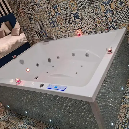 L Appar-t Du Grand Bois Jacuzzi Apartment *