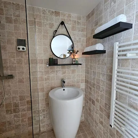 L Appar-t Du Grand Bois Jacuzzi Apartment Soucelles